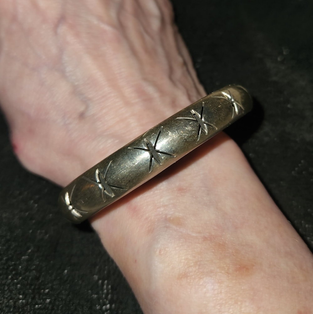 Solid Mexican sterling silver bracelet Etched Bangle Handmade Vintage
